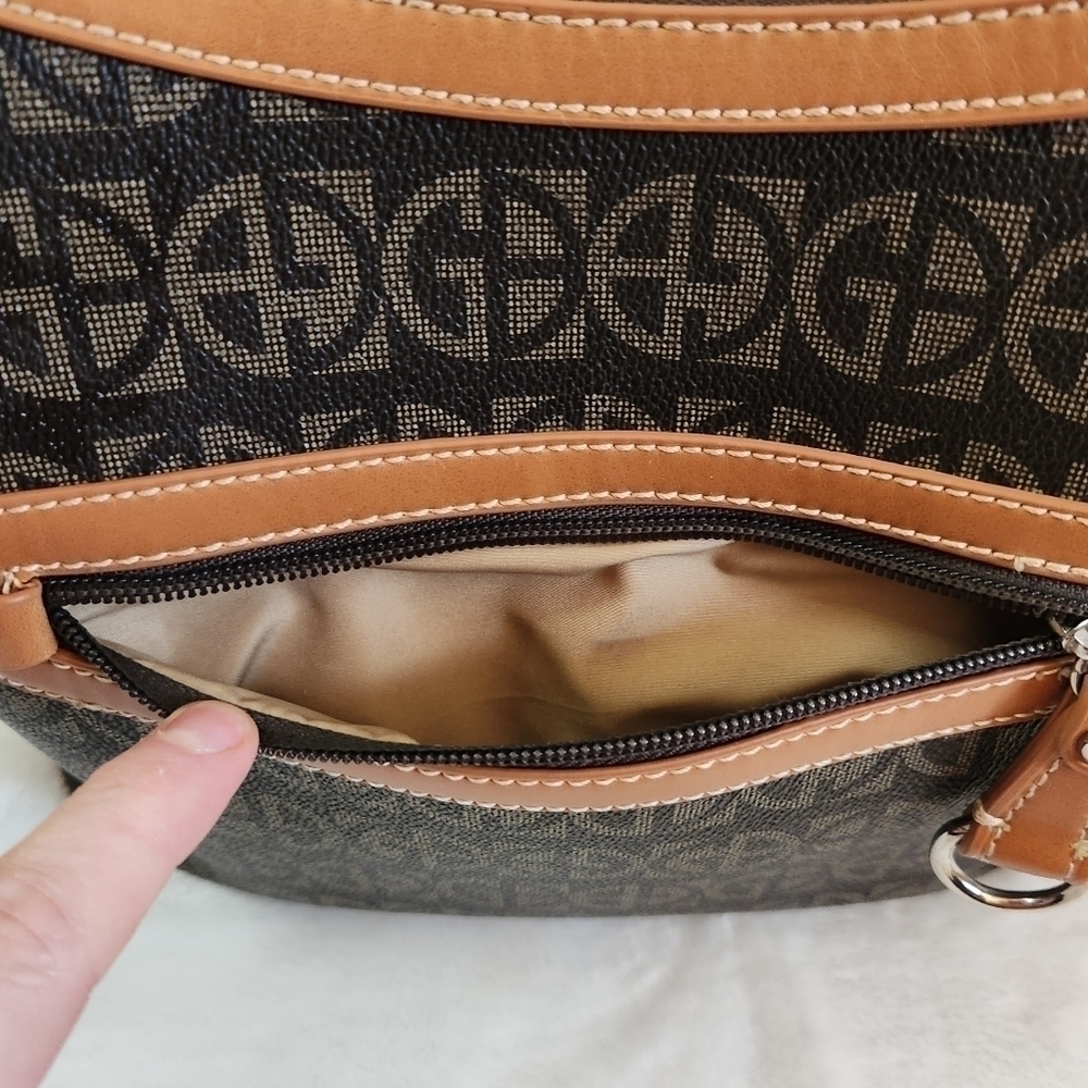 GIANI Bernini Block Signature Faux Leather Hobo Shoulder Bag Purse - Picture 4 of 16